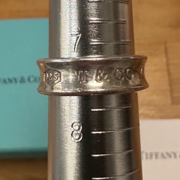 VTG Tiffany & Co. Basics 1837 concave ring sterling silver, size 7.5 - Picture 6 of 6